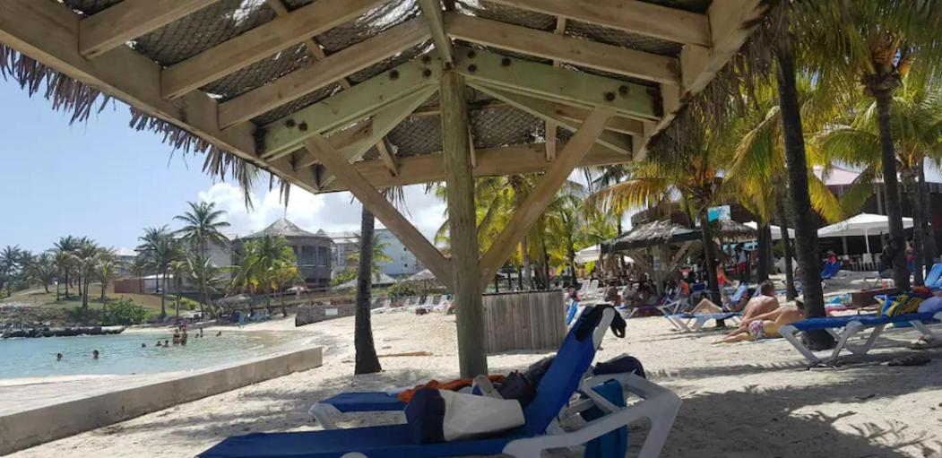 Romantique Et Bel Appartement En Bord De La Mer, Piscine Surveillee Et Belle Plage A 50M Saint-Francois  Exterior foto